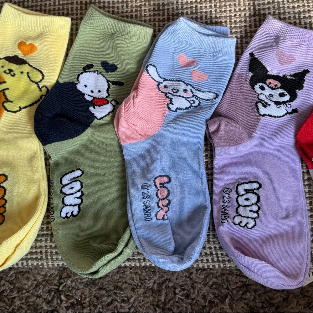 Set Of 6 Pairs of Hello Kitty Socks Women, Girls One Size Multicolor